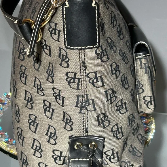 Dooney & Bourke Black and Tan Tote Bag Approx. 18” x 10” x 5.5” - Picture 6 of 16